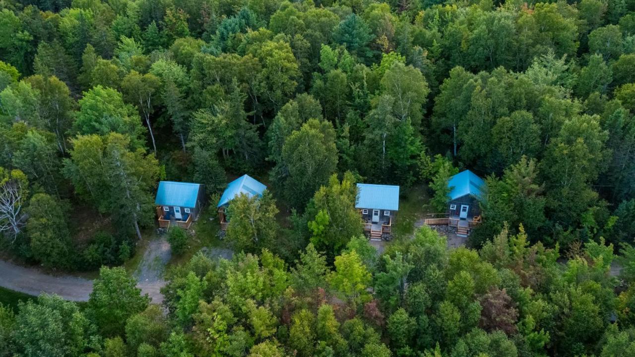 Trailside Accommodations And Outdoor Adventures Birch Plain 외부 사진